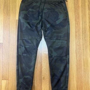 American Eagle Olive Green Camo Jogger Pants